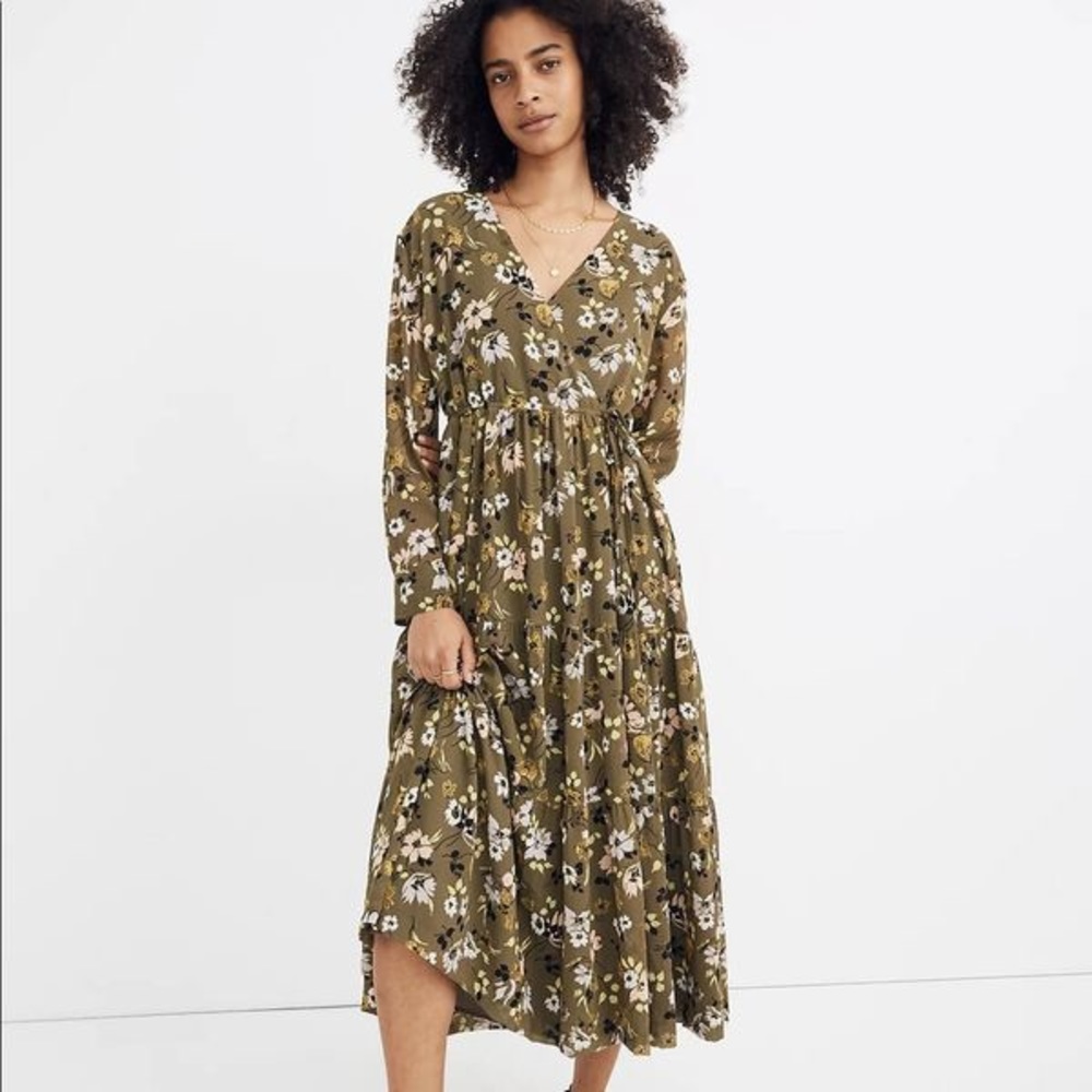Madewell Cinch-Waist Tiered Midi Dress in
Wildblooms Size Small